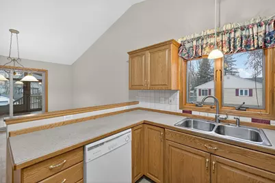1606 17th Street SW, Austin, MN 55912 - Photo 6