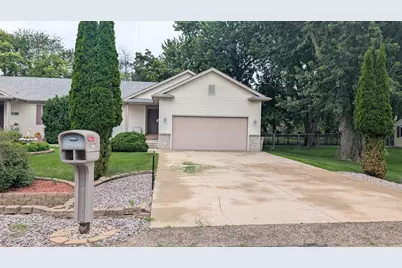 1606 17th Street SW, Austin, MN 55912 - Photo 1