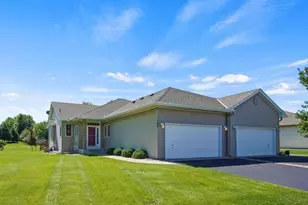 786 Regent Dr, Shakopee, MN 55379 - Photo 1