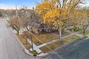 406 2nd St N, Bayport, MN 55003 - Photo 4