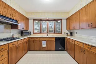 601 E 103rd St, Bloomington, MN 55420 - Photo 2