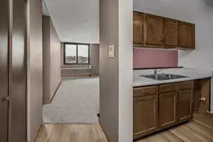 1181 Edgcumbe Rd, Saint Paul, MN 55105 - Photo 2