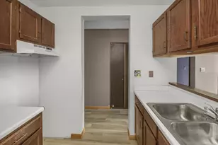 1181 Edgcumbe Rd, Saint Paul, MN 55105 - Photo 8