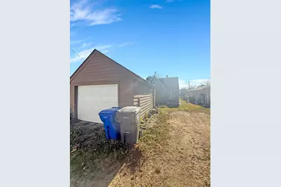 2003 Cottage Avenue E, Saint Paul, MN 55119 - Photo 16