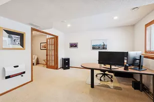 6415 Mere Dr, Eden Prairie, MN 55346 - Photo 30