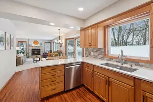 6415 Mere Dr, Eden Prairie, MN 55346 - Photo 8