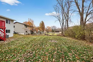 738 Manor St, Vadnais Heights, MN 55127 - Photo 20