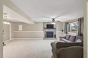 738 Manor St, Vadnais Heights, MN 55127 - Photo 12