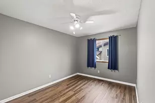 738 Manor St, Vadnais Heights, MN 55127 - Photo 8
