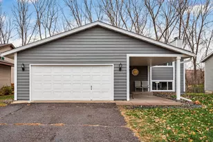 738 Manor St, Vadnais Heights, MN 55127 - Photo 2