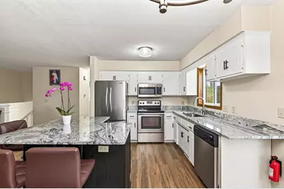 738 Manor Street, Vadnais Heights, MN 55127 - Photo 4