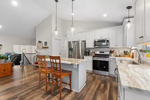 963 Golfview Ave, Zumbrota, MN 55992 - Photo 6