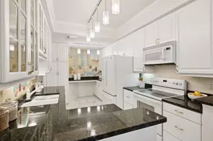 1201 Yale Pl, Minneapolis, MN 55403 - Photo 18