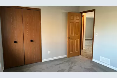 1640 Helena Road N, Oakdale, MN 55128 - Photo 16