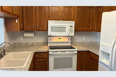 1640 Helena Road N, Oakdale, MN 55128 - Photo 8