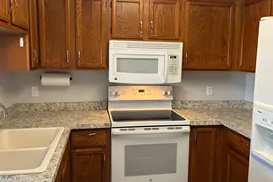 1640 Helena Rd N, Oakdale, MN 55128 - Photo 8