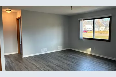 1640 Helena Road N, Oakdale, MN 55128 - Photo 4