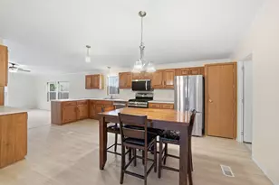 720 Central Ave S, New Prague, MN 56071 - Photo 2