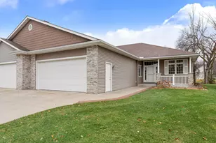 1985 Raspberry Ridge Pl NE, Owatonna, MN 55060 - Photo 4