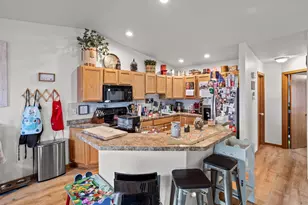 4758 Townsite Pl S, Fargo, ND 58104 - Photo 8