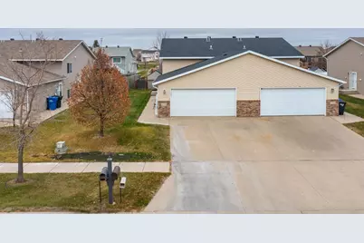 4758 Townsite Place S, Fargo, ND 58104 - Photo 2