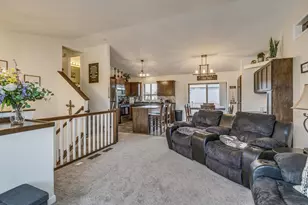 37621 Hawthorne Ave, North Branch, MN 55056 - Photo 8