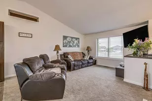 37621 Hawthorne Ave, North Branch, MN 55056 - Photo 6