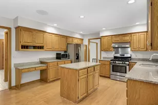 1318 W Royal Oaks Dr, Shoreview, MN 55126 - Photo 14