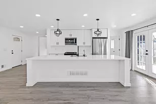 8011 Elbe St, Circle Pines, MN 55014 - Photo 8