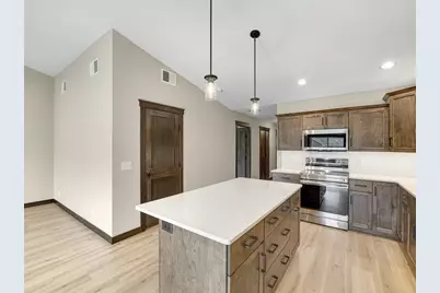 234 S Chestnut Street, Ellsworth, WI 54011 - Photo 4