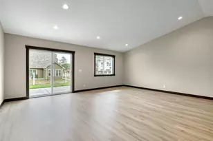 234 S Chestnut St, Ellsworth, WI 54011 - Photo 6