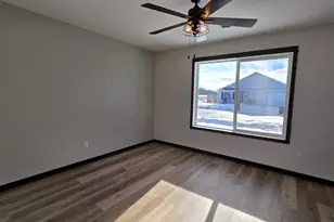 2012 Essler Dr, Saint Peter, MN 56082 - Photo 8