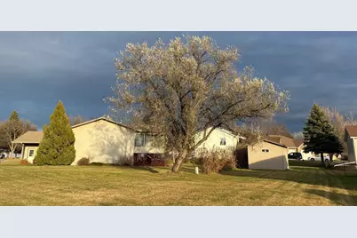 1511 Westmore Avenue, Wahpeton,  58075 - Photo 4