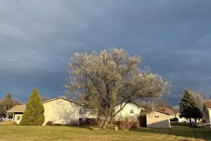 1511 Westmore Ave, Wahpeton,  58075 - Photo 4