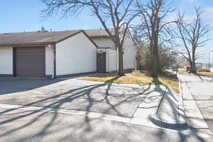 7403 142nd St Ct, Apple Valley, MN 55124 - Photo 2