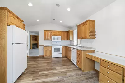 624 Obrien Parkway, Belle Plaine, MN 56011 - Photo 4