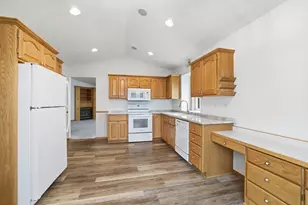 624 O'Brien Pkwy, Belle Plaine, MN 56011 - Photo 4