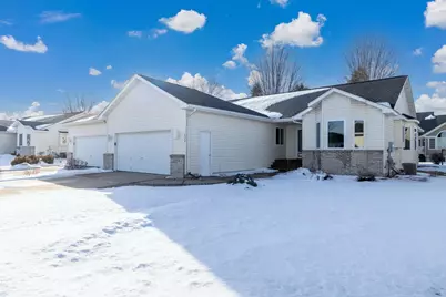 624 Obrien Parkway, Belle Plaine, MN 56011 - Photo 1