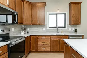 2011 Douglas Trl Dr SE, Pine Island, MN 55963 - Photo 14