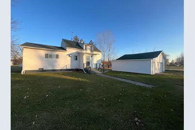 514 Adams Avenue SW, Red Lake Falls, MN 56750 - Photo 2