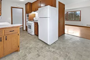 3806 Hampshire Ave N, Crystal, MN 55427 - Photo 12