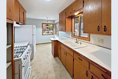 3806 Hampshire Avenue N, Crystal, MN 55427 - Photo 10