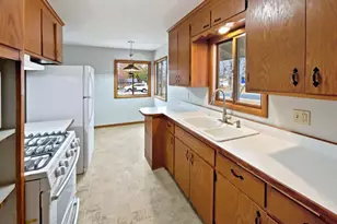 3806 Hampshire Ave N, Crystal, MN 55427 - Photo 10