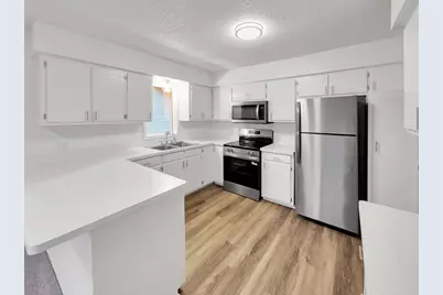 8232 Sumter Avenue N, Brooklyn Park, MN 55445 - Photo 2