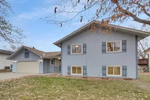 8232 Sumter Ave N, Brooklyn Park, MN 55445 - Photo 8