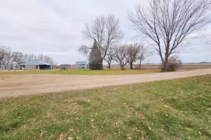 68245 470th St, Fairfax, MN 55332 - Photo 26