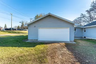 406 W Main St, Battle Lake, MN 56515 - Photo 14
