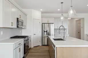 17763 Ellsworth Dr, Lakeville, MN 55044 - Photo 16