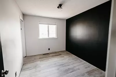 208 Powers Avenue N, Alden, MN 56009 - Photo 10