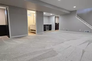 686 Wheaton Ave, Roseville, MN 55113 - Photo 24